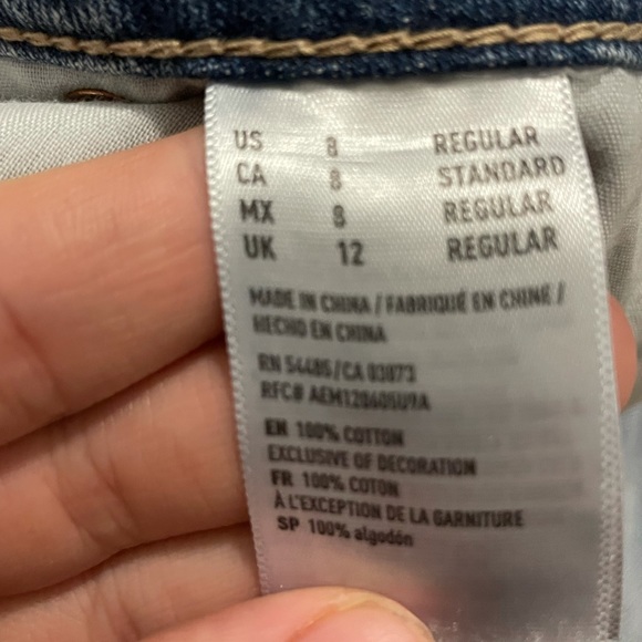 American eagle ripped/distressed boyfriend jeans size 8 - Picture 2 of 2